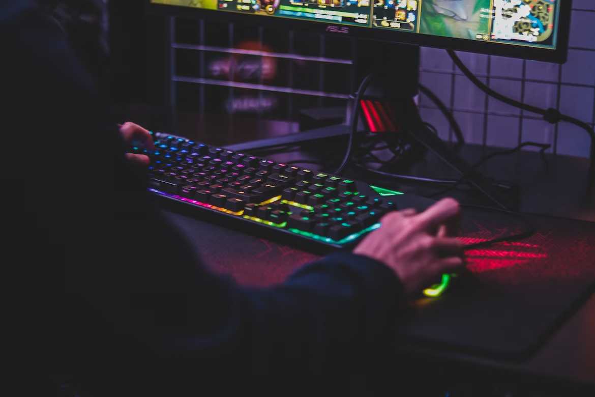 What Keeps Online Gaming So Popular? - Box Piper