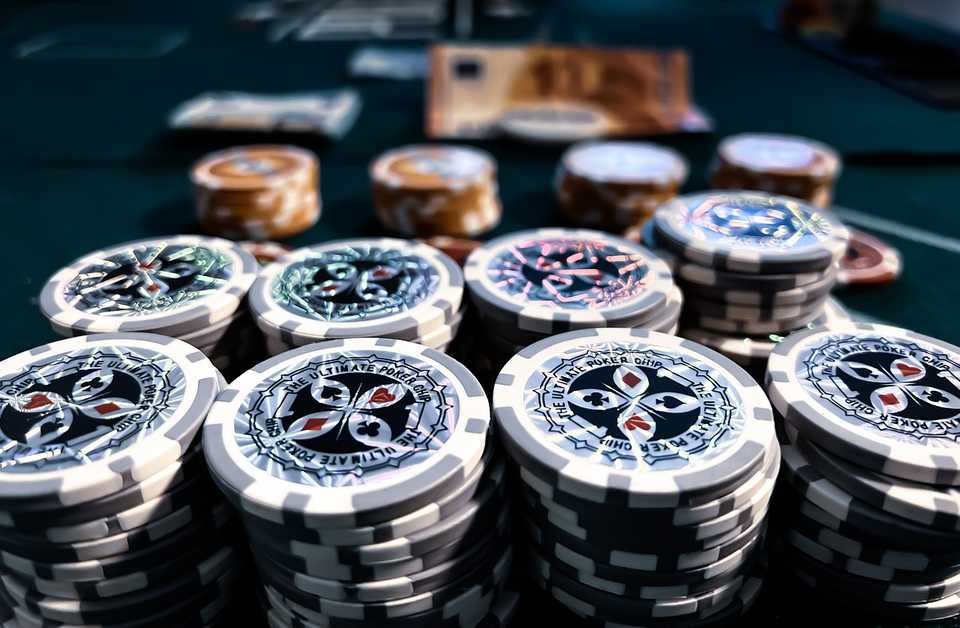 How Poker Players Use Tech Tools to Analyze, Improve, and Win - BoxPiper